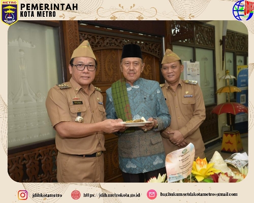 3 TAHUN KEPEMIMPINAN, WALIKOTA METRO GELAR DOA BERSAMA DAN PEMOTONGAN TUMPENG