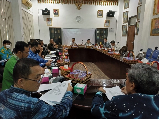 RAPAT DENGAR PENDAPAT DENGAN kOMISI I DPRD KOTA METRO MENGENAI RAPERWALI SPBE.