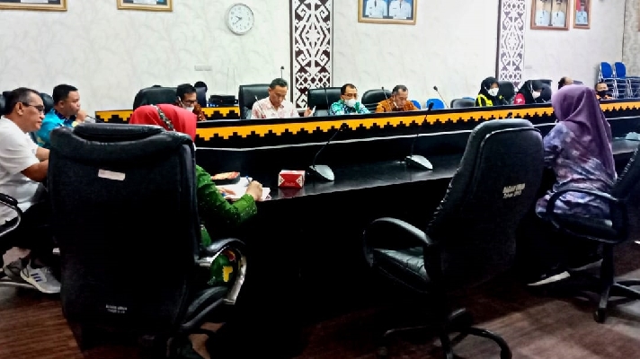 RAPAT PEMBAHASAN RENCANA PERATURAN DAERAH TENTANG FASILITASI PENYELENGARAAN PONDOK PESANTREN 